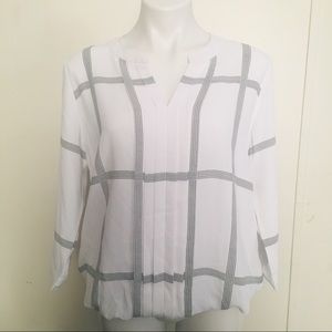 41 Hawthorn Juanis Pleat Gathering Hem Blouse